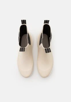 ILSE JACOBSEN Regenlaarzen - Milk Creme 11 ILSE JACOBSEN Regenlaarzen - Milk Creme -Tamaris Verkoopwinkel 05a3b16dba924df3a604db9e385cd077
