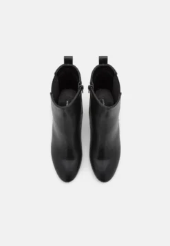 Anna Field Korte Laarzen - Black -Tamaris Verkoopwinkel 07d05a3c15d443089bcc870b875bddd8 scaled