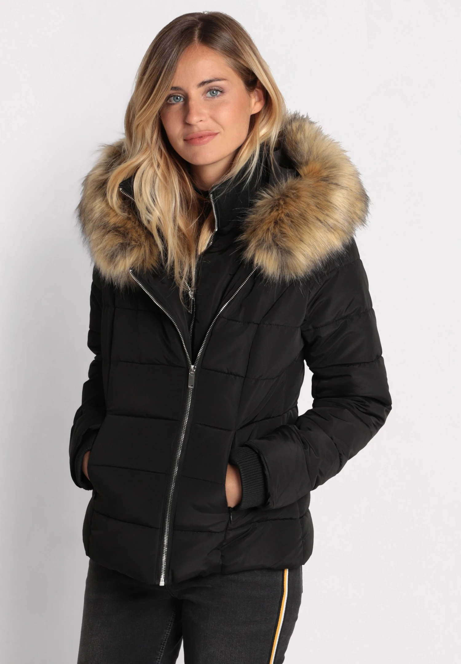Taillierte Daunenjacke Mit Kapuze - Winterjas - Noir 3 Taillierte Daunenjacke Mit Kapuze - Winterjas - Noir - Afbeelding 3
