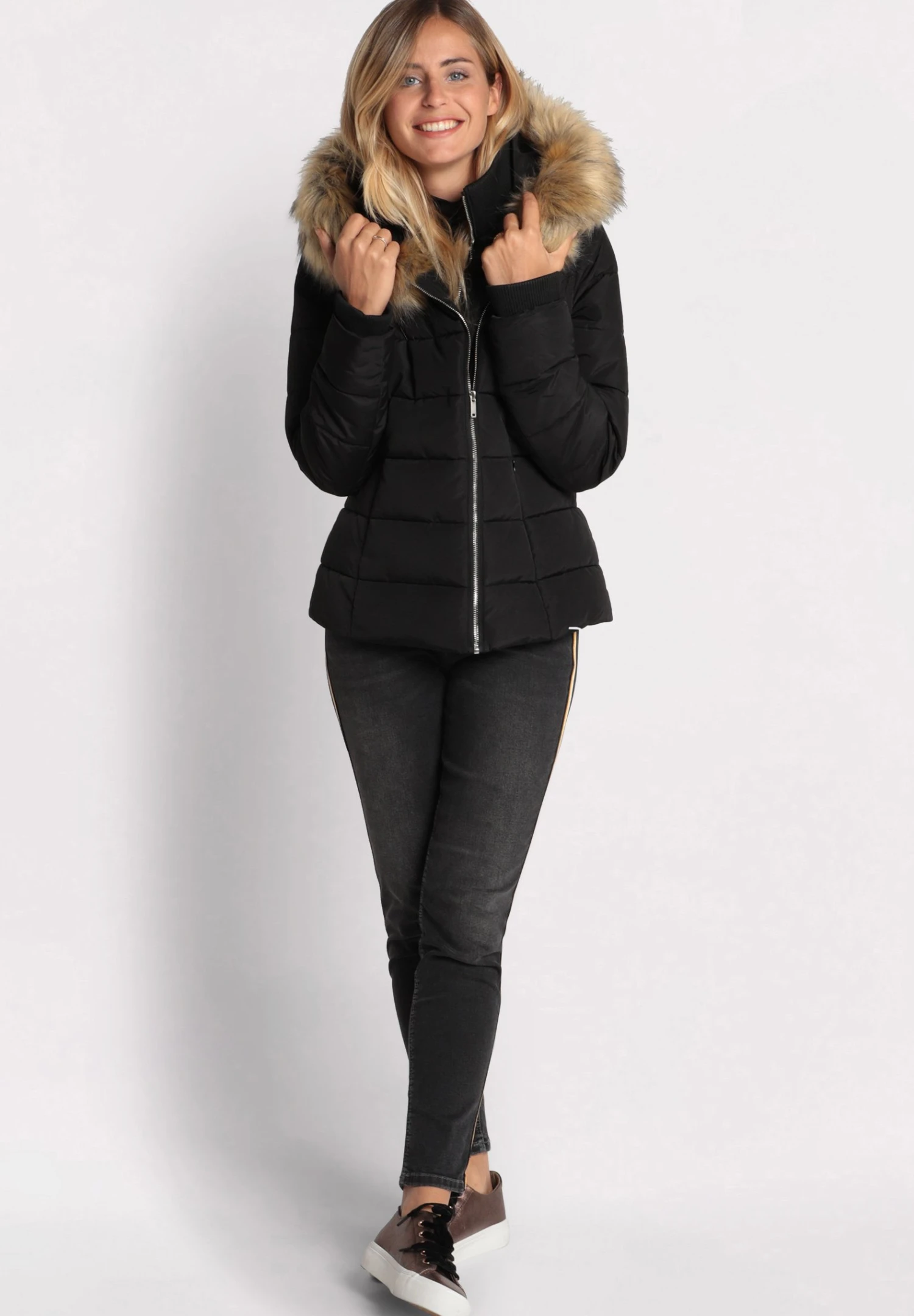 Taillierte Daunenjacke Mit Kapuze - Winterjas - Noir 2 Taillierte Daunenjacke Mit Kapuze - Winterjas - Noir - Afbeelding 2
