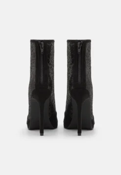 Anna Field Korte Laarzen - Black 9 Anna Field Korte Laarzen - Black -Tamaris Verkoopwinkel 5e125d18ebf44f8b83f1fadf7a8f8c1e scaled