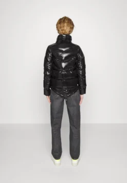 Colmar Originals Ladies Jackets - Gewatteerde Jas - Black -Tamaris Verkoopwinkel 5ea5d317b0df4ef68cced0575bf05756 scaled