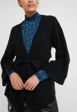 Kimono - Vest - Black -Tamaris Verkoopwinkel 65aac5ad1d6b424d8dedcddf8a46e3ec scaled