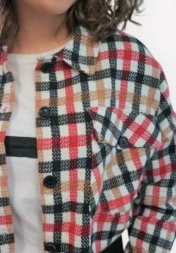 Kort Akhan - Lichte Jas - Rood -Tamaris Verkoopwinkel 6bc961ccf59e4fc7bb767d766c9982ef