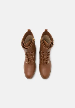 MICHAEL Michael Kors Rory Lace Up - Veterboots - Brown 11 MICHAEL Michael Kors Rory Lace Up - Veterboots - Brown -Tamaris Verkoopwinkel 760d9110b546498d861a92bf295875df scaled