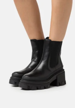 Talanariel - Enkellaarsjes Met Plateauzool - Black