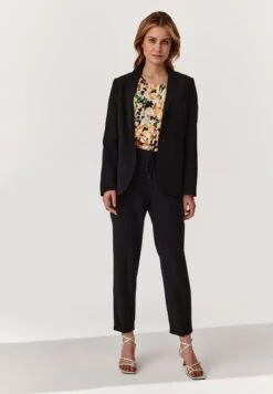 Amalfina - Halflange Jas - Black -Tamaris Verkoopwinkel 7991730e6dc74da49a2549f97aecb8f5