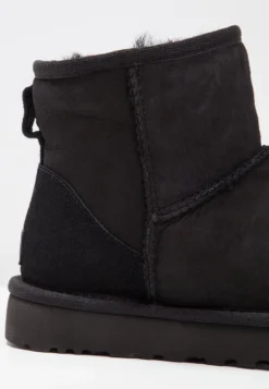 Ugg Classic Mini - Korte Laarzen - Black -Tamaris Verkoopwinkel a911d1b31add41fdbb8c61a60b9cc56b