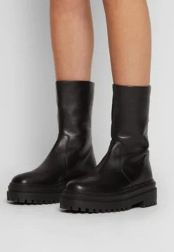 Margot Zip Boot - Plateaulaarzen - Black -Tamaris Verkoopwinkel ab5694a9099c47db8e77383377e42f93 scaled