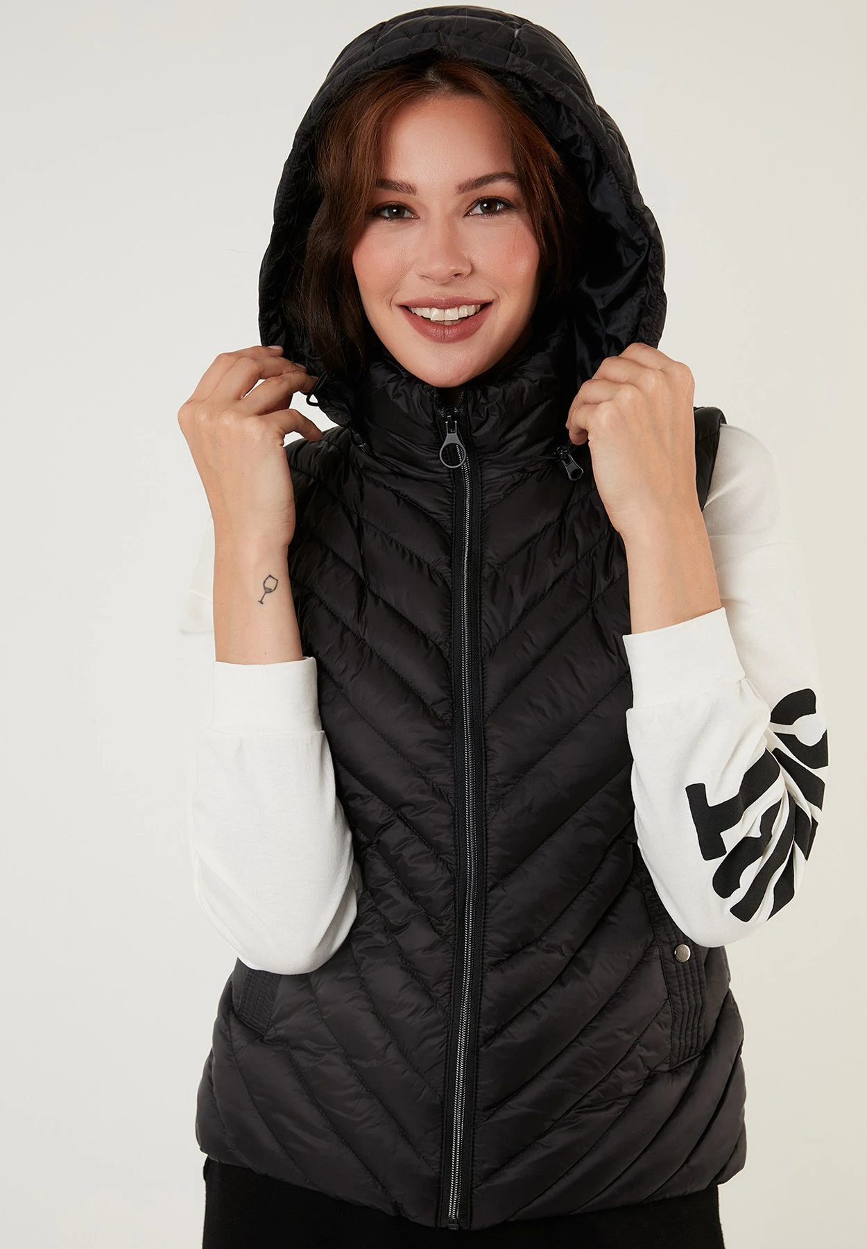 LELA Regular Fit - Bodywarmer - Black 1 LELA Regular Fit - Bodywarmer - Black