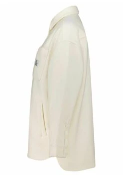 Calvin Klein Jeans Boucle Textured Shacket - Jas - Offwhite 12 Calvin Klein Jeans Boucle Textured Shacket - Jas - Offwhite -Tamaris Verkoopwinkel cfab5ec593de4bf4a29e71db14715108