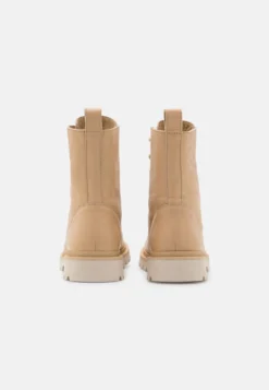 Panama Jack Florida- Enkellaarsjes Met Plateauzool - Beige -Tamaris Verkoopwinkel db7570b4b6aa4f8586841214ea8a1b5c scaled