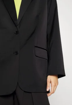 WEEKDAY Luna - Blazer - Black -Tamaris Verkoopwinkel dbd29c78f7a44f51bf3ba160779c80e9 scaled
