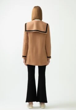 Halflange Jas - Beige 7 Halflange Jas - Beige -Tamaris Verkoopwinkel e0e00922578d4488844e48d7a3a7dcc4