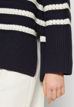 SAMSØE SAMSØE Raili V Neck - Trui - Sky Captain -Tamaris Verkoopwinkel ec687cbc31934ac68e5d38cc477543af scaled