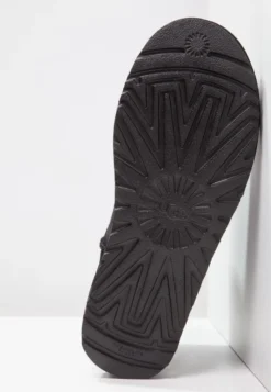 Ugg Classic Mini - Korte Laarzen - Black -Tamaris Verkoopwinkel f357604ec0b446cf92cd699ddaccbfab